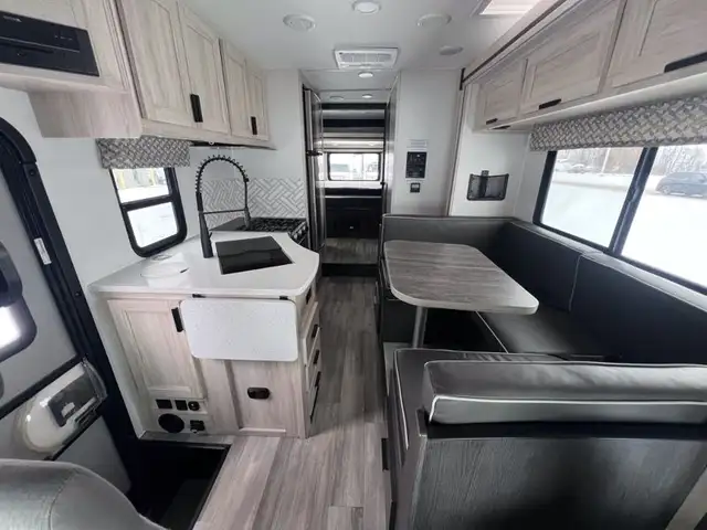 2023 Forester 2501 CD in RVs & Motorhomes in Laval / North Shore - Image 12