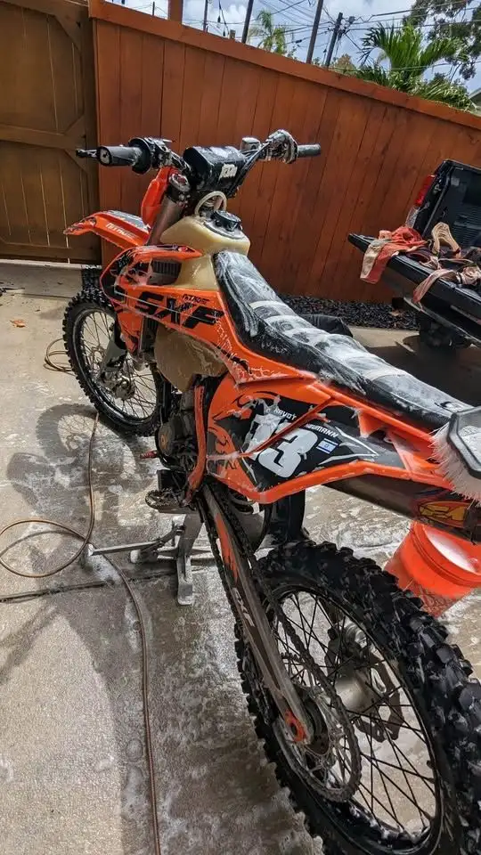 2017 KTM 350 SX-F-ORANGE! in Dirt Bikes & Motocross in Edmonton - Image 5