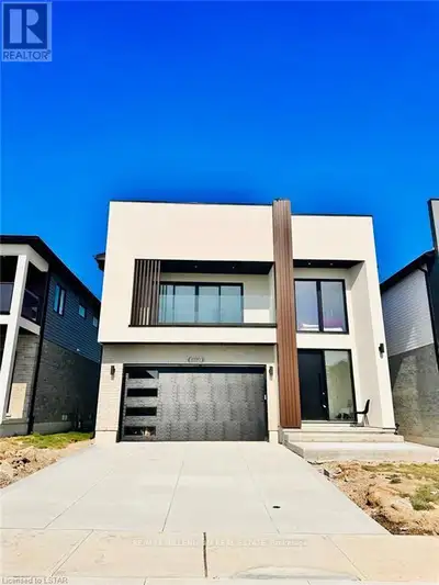 Welcome to this stunning legal lower-level suite located in the highly sought-after White Oaks neigh...