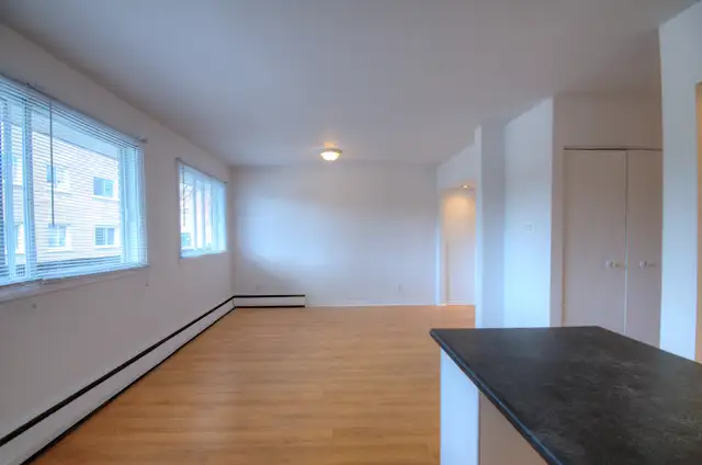 4 1/2 Verdun Metro Lasalle ou de l'Église in Long Term Rentals in City of Montréal - Image 5