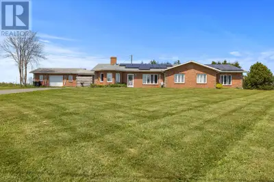 Welcome to 76 Rte 225, Warren Grove?an executive home on 1.16 manicured acres. This custom-built pro...