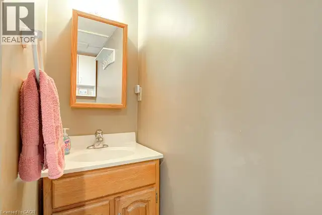 210 SHELLEY Drive Kitchener, Ontario in Houses for Sale in Kitchener / Waterloo - Image 26