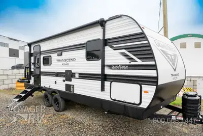 Located in Winfield, BC Call or Text 250-766-4607 Voyager RV Centre 1-800-668-1447 Signature Living...