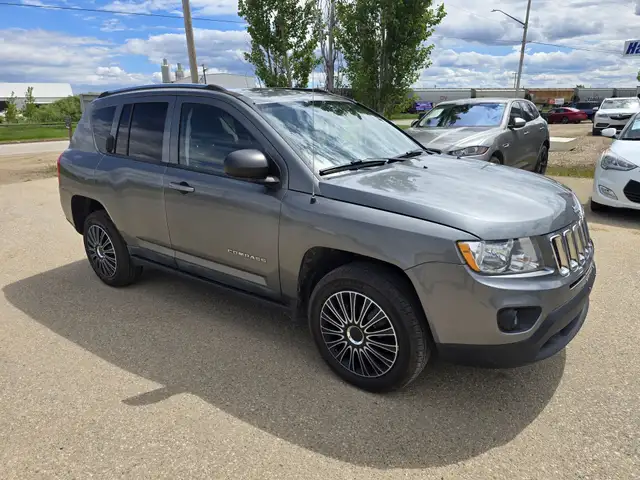 Jeep Compass North Edition AWD*LOW KM*REMOTE START*HEATED SEATS*