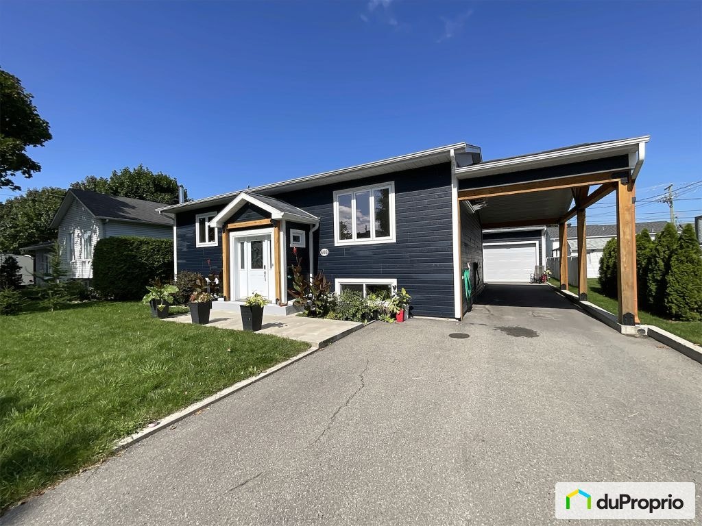 $575,000 - Bungalow for sale in Salaberry-De-Valleyfield — photo 1