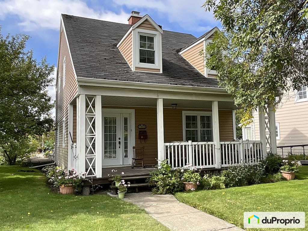 $355,000 - 2 Storey for sale in Jonquière (Arvida) — photo 1