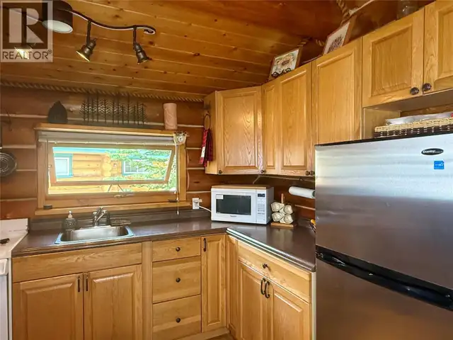 Cabin 4 Hatheume Lake Road Peachland, British Columbia in Houses for Sale in Penticton - Image 17