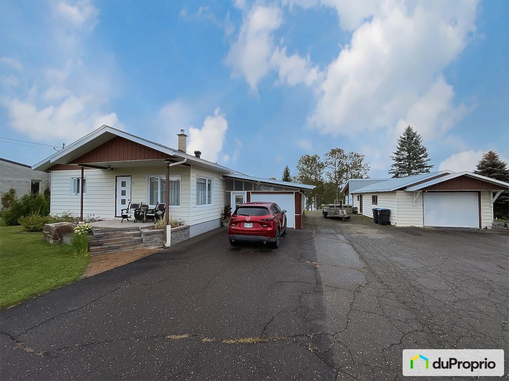 $399,000 - Bungalow for sale in Squatec — photo 1