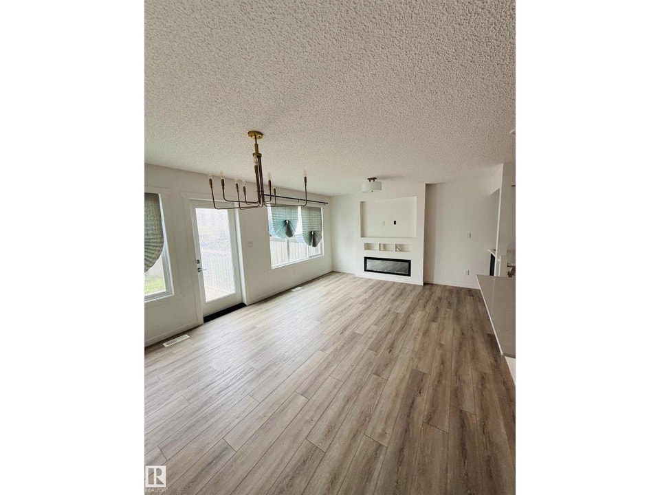 #4 905 172 ST SW Edmonton, Alberta 2