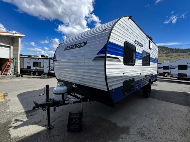 2026 ,Sun Lite,Sunset Park RV 19BH in Travel Trailers & Campers in Kamloops - Image 2
