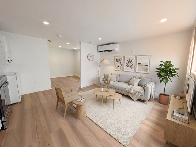 401 Navy St, Welland - Detached Bachelor Apartment in Long Term Rentals in St. Catharines - Image 2