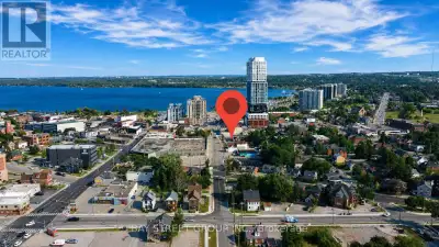 Outstanding downtown Barrie commercial lease opportunity in a prime, high-demand location. This main...