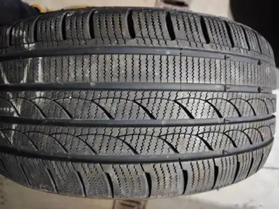 WINTER TWO 90% NEW MINERVA 255/35R19 96V ICE PLUS 210 Installation and Balancing Included Looking fo...