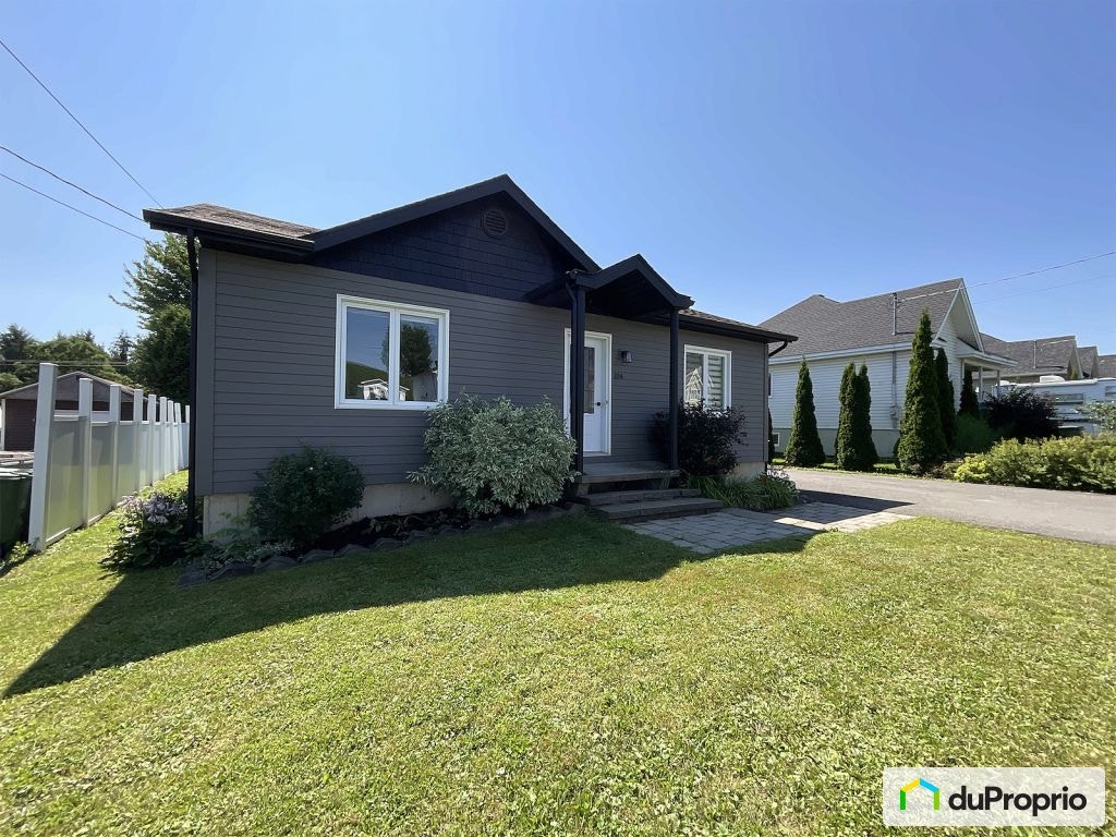 $449,900 - Bungalow for sale in Waterloo — photo 1