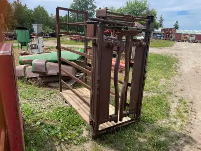 Welcome to Stoneage Equipment Selling this cattle squeeze chute.