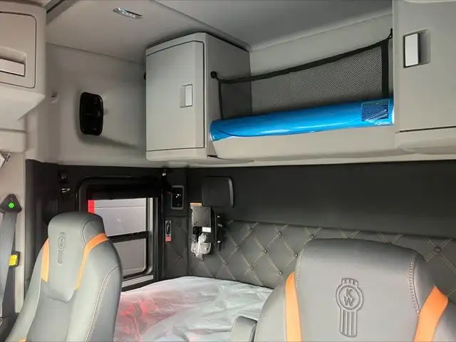 2026 KENWORTH W990 in Heavy Trucks in Moncton - Image 9