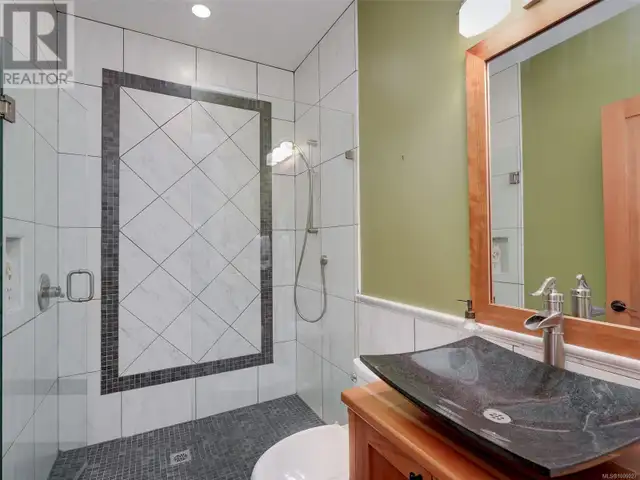 2615 Queenswood Dr Saanich, British Columbia in Houses for Sale in Victoria - Image 40