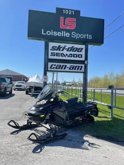 Ski-Doo RENEGADE X 850 2022 À VENDRE Ski-Doo Renegade X 850 E-TEC 2022 Ce Renegade X 850 E-TEC 2022...