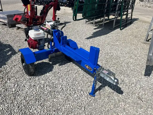 BRAND NEW Wallenstein WX520 Wood Splitter DEMO in Farming Equipment in Owen Sound - Image 2
