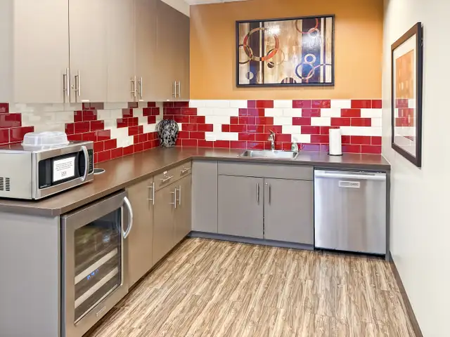 Office space for rent for 1 person in Crowfoot Centre Calgary in Commercial & Office Space for Rent in Calgary - Image 12