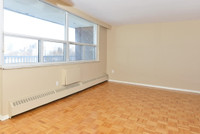 1 BDRM WITH TONNES OF  CLOSETS  IN OLD SOUTH!!!