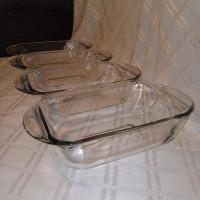 Set of 4 Glass Loaf Pans   9" x 5"   1.5 Quart