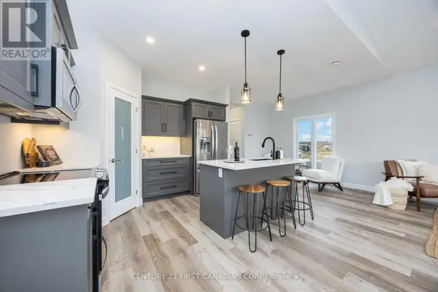 9 POSTMA CRESCENT North Middlesex (Ailsa Craig), Ontario in Houses for Sale in Grand Bend - Image 13