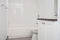 Welcome to 275 North Service Road, ideally situated in Mississauga in the Cooksville neighborhood, j... (image 4)