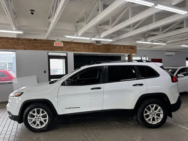 2016 Jeep Cherokee 4WD 4dr Altitude -Ltd Avail- in Cars & Trucks in Longueuil / South Shore - Image 3