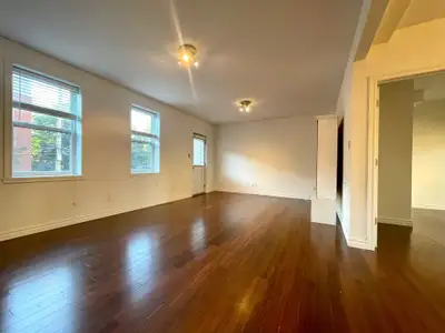 *2364 Rue Knox* $1595 Beautiful and bright large 3 1/2 one-bedroom apartment in the heart of the des...