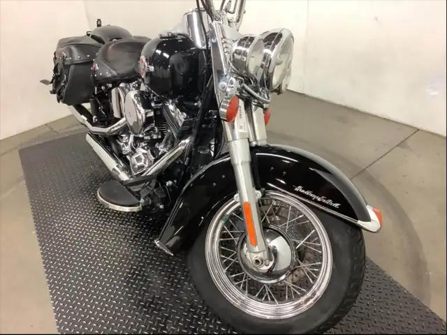 2016-Harley-Davidson FLSTC in103 in Heritage Softail Classic in Street, Cruisers & Choppers in City of Toronto - Image 3