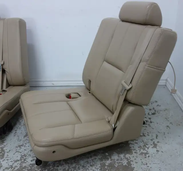 Chev Truck Cadillac Escalade Third Row Seats 3rd Yukon Tahoe 10 in Other Parts & Accessories in St. Catharines - Image 3