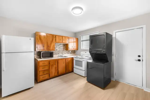Dartmouth Executive 2 Bedroom Apartment in Long Term Rentals in Dartmouth - Image 9
