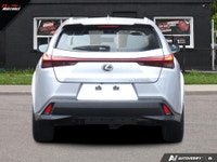 Welcome to 11 Motors. JUST IN! PRICED TO SELL -- CLEAN CARFAX NO ACCIDENTS DEALER MAINTAINED!! - CER... (image 4)