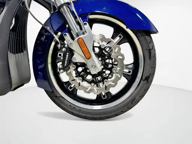 2011 Victory Motorcycles Cross Country **MATCHING TOUR PACK** ** in Sport Touring in Markham / York Region - Image 11