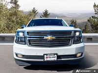 Command journeys in the impressive 2018 Chevrolet Suburban Premier. Showcased in a luminous Iridesce... (image 7)