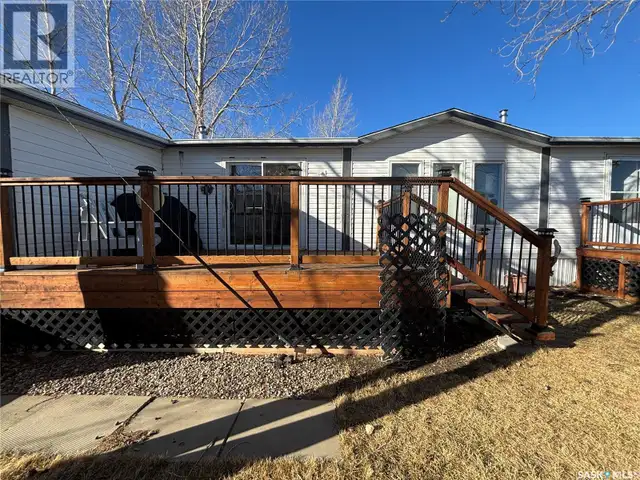 33 Cypress Mobile Home PARK Maple Creek, Saskatchewan in Houses for Sale in Swift Current - Image 7