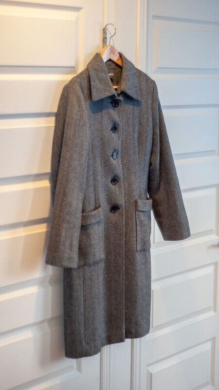 Manteau d’hiver en laine/ Wool winter coat dans Femmes - Hauts et vêtements d'extérieur  à Ouest de l’Île - Image 2