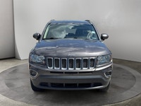 This Jeep Compass boasts a Regular Unleaded I-4 2.4 L/144 engine powering this Automatic transmissio... (image 6)