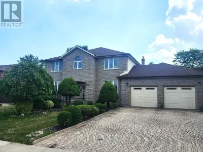Welcome to your new home in the prestigious Albion Falls. A detached two-storey, custom built, rarel...