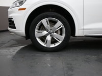 See Dealer Website for Details. 2018 Audi Q5 TFSI QUATTRO AWD . Engine: 4 Cylinder Engine 2.0L L/100... (image 3)
