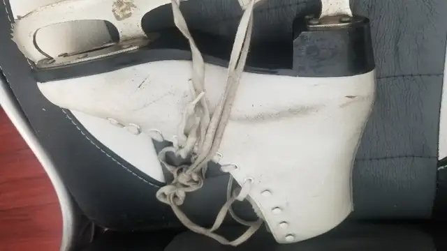 Dominion Canada Ladies Figure Ice Skates Size 7.5 or 8 Womens in Skates & Blades in City of Toronto - Image 5