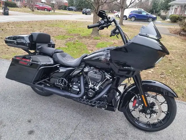 2021 HARLEY-DAVIDSON ROAD GLIDE-FINANCE AVAILABLE!  in Street, Cruisers & Choppers in Winnipeg - Image 2