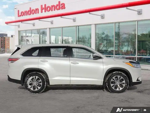 2015 Toyota Highlander LE | Heated Seats | AWD | Power Tailgate in Cars & Trucks in London - Image 8