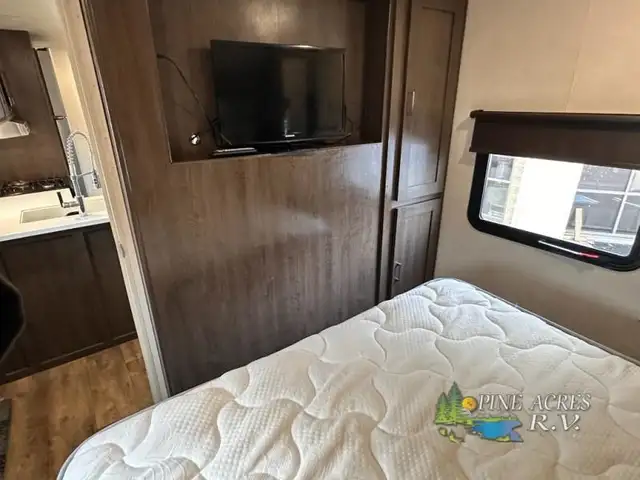 2019 Forest River RV Salem 32BHDS Bunk Room & 2 Slides in Travel Trailers & Campers in Moncton - Image 33