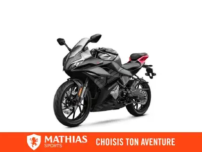 Concessionnaire des véhicules neufs et d'occasion. Sportive CF MOTO 300SS 2026 La 300SS est une moto...