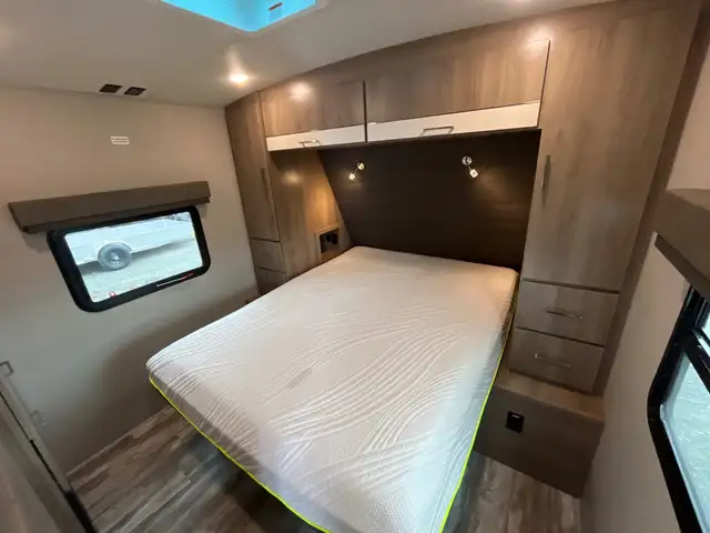 2022 Grand Design Imagine in Travel Trailers & Campers in Terrace - Image 15
