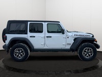Cloth Low-Back Bucket Seats, GPS Navigation, Apple CarPlay, 4G LTE Wi-Fi Hot Spot, Air Conditioning,... (image 5)