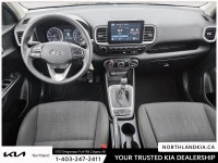 2022 Hyundai Venue Essential Odometer is 11586 kilometers below market average! Ready for anything,... (image 8)