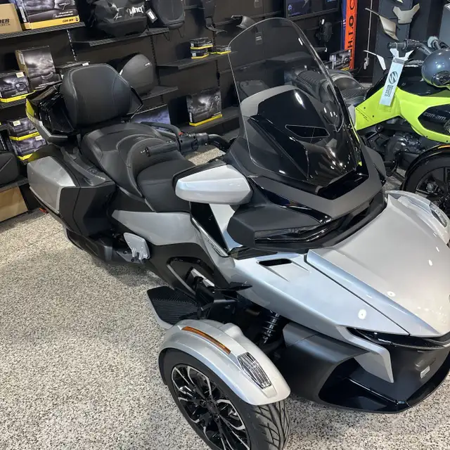 2023 Can-Am Spyder Platinum RT Limited in Street, Cruisers & Choppers in Ottawa - Image 9
